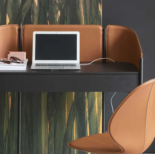 Scrittoio in legno e cuoio Biblio di Calligaris