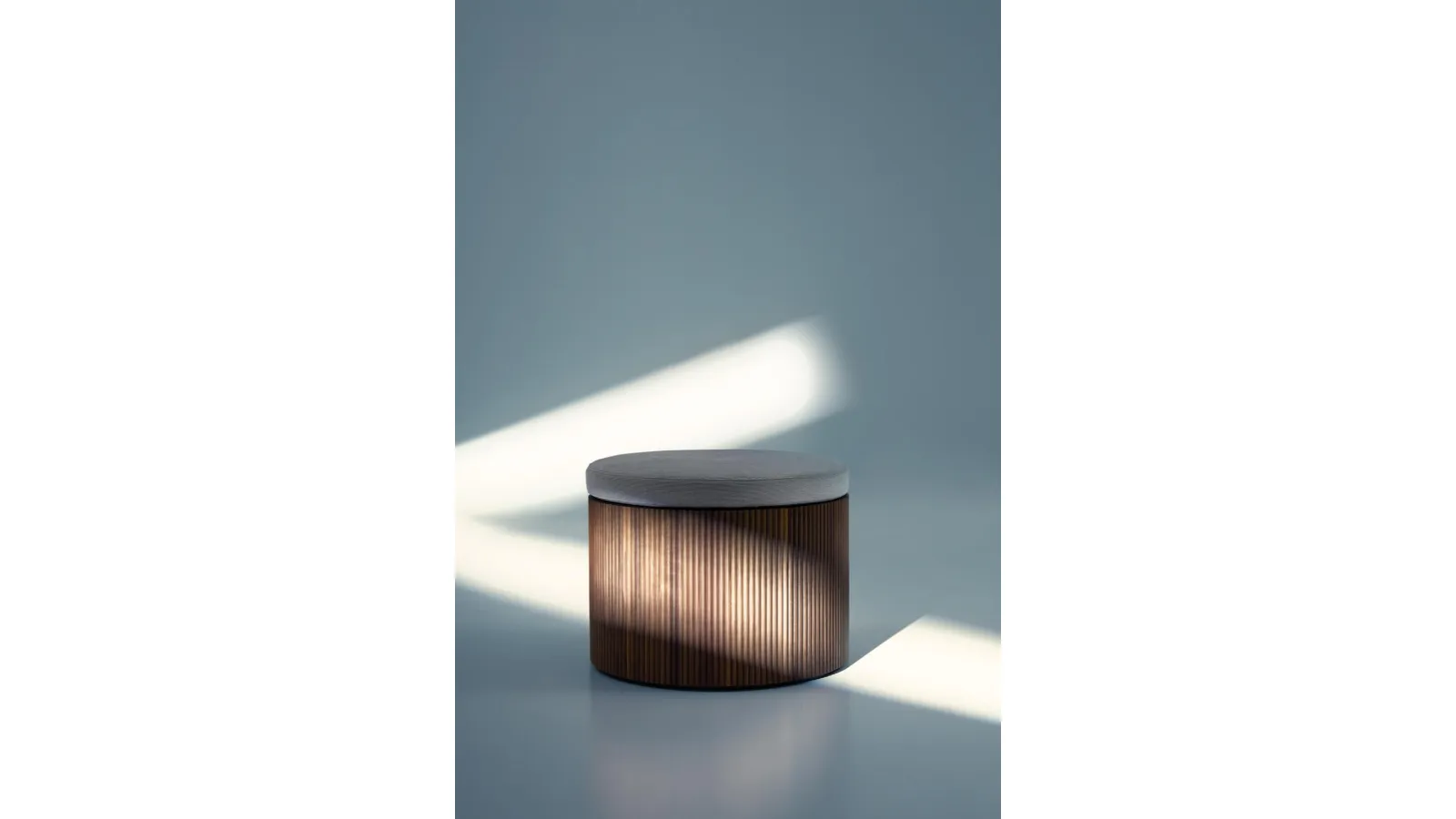 Pouf Drum in tessuto e legno di Lema