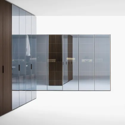 Armadio Freedhome con ante battenti in vetro e legno di Caccaro