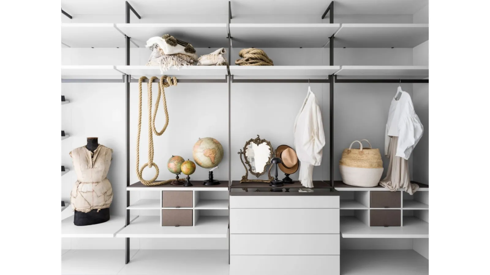 Cabina Armadio a Vista Freedhome di Caccaro