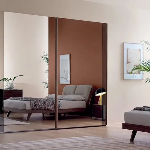 Armadio Cascata in laccato con ante a specchio di Le Fablier