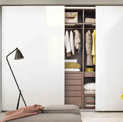 Armadio con anta scorrevole in laccato lucido Prima di Lema