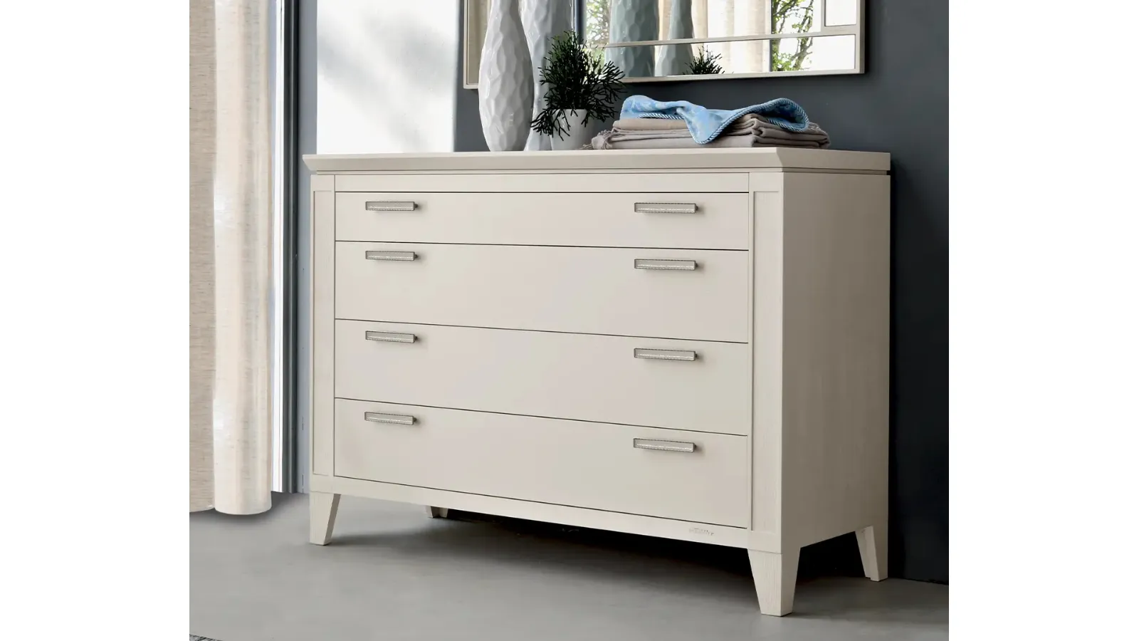 Comò Lauro in legno laccato di Le Fablier