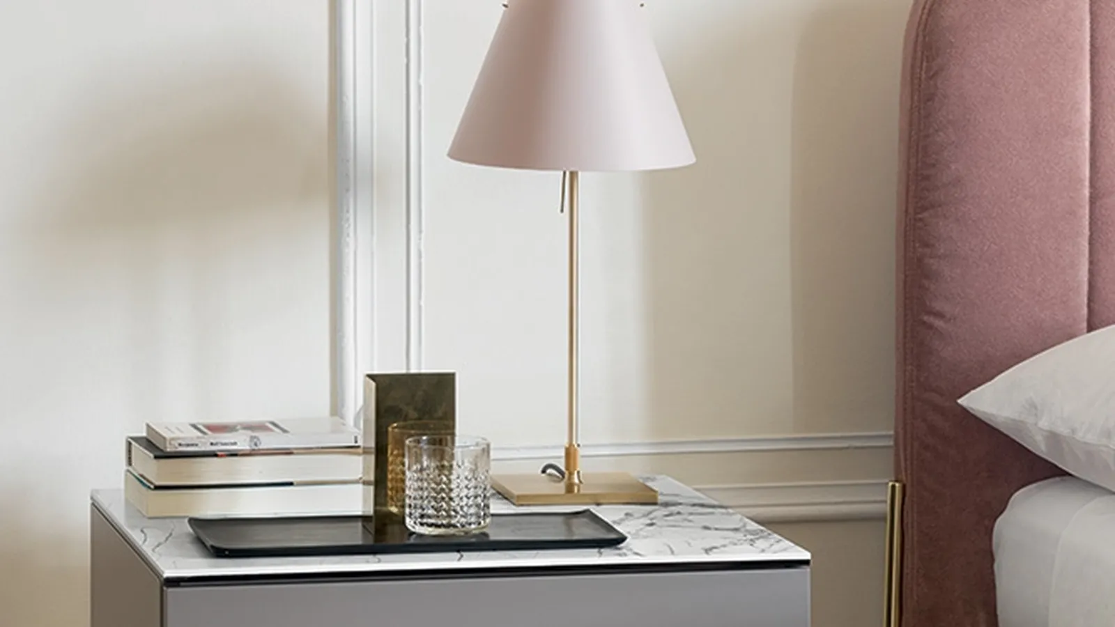 Comodino in laccato opaco Universal di Calligaris