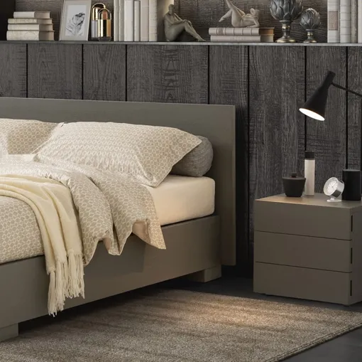 Comodino Vasto 48 in legno con 3 cassetti di Oggioni