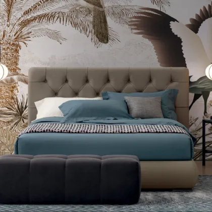 Letto in pelle Jubilee Round con testiera capitonné di Oggioni