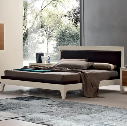 Letto Ligustro con testiera in ecopelle di Le Fablier