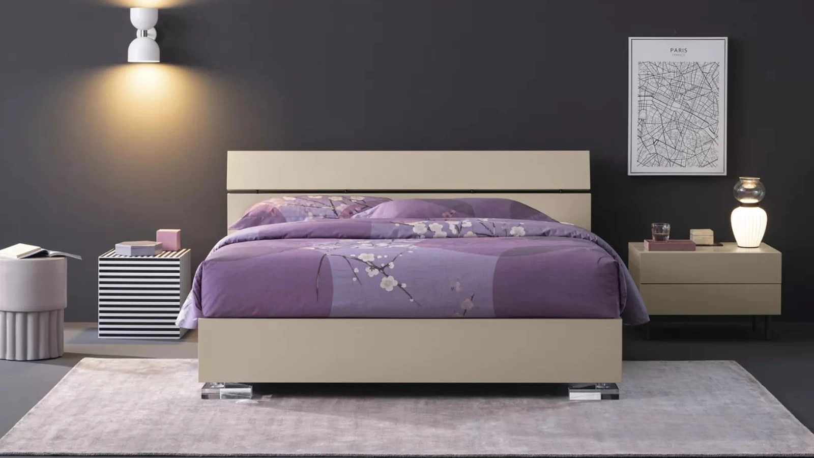 Letto in legno laccato con testiera e contenitore Vanquish di Oggioni