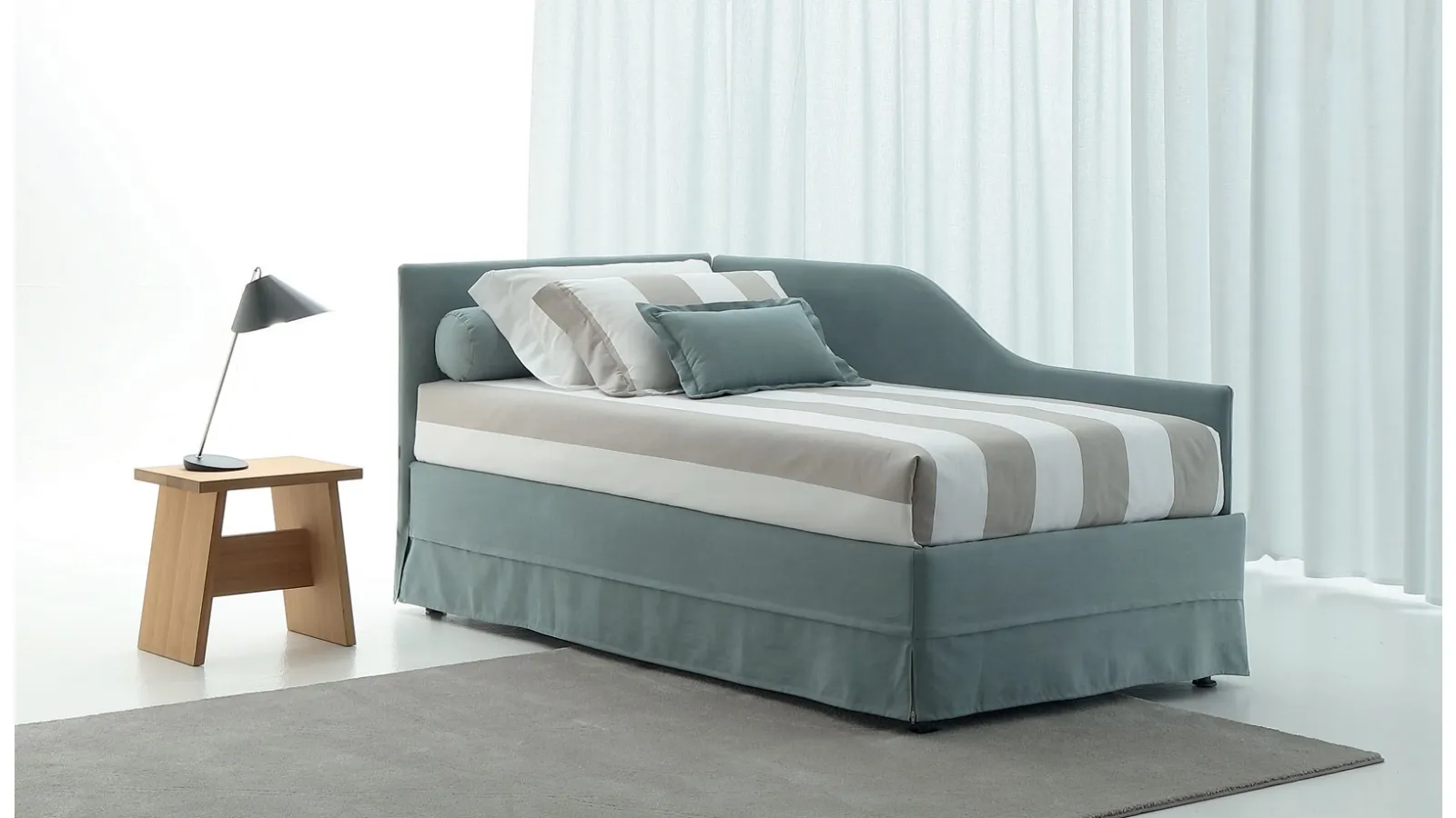 Daybed singolo in tessuto con letto estraibile e contenitore Golf 331 di Oggioni