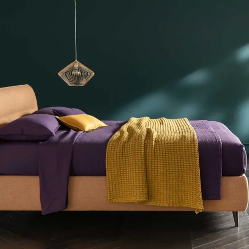 Letto Abbraccio Grafic con testiera e cuscini imbottiti di Sangiacomo