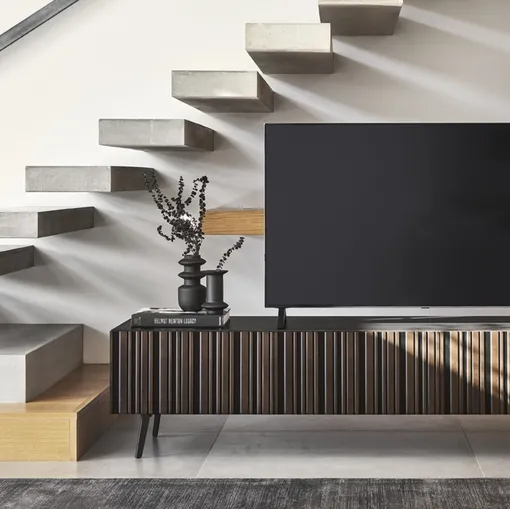 Madia Stripes a fasce verticali irregolari di Calligaris