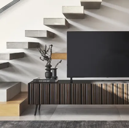 Madia Stripes a fasce verticali irregolari di Calligaris