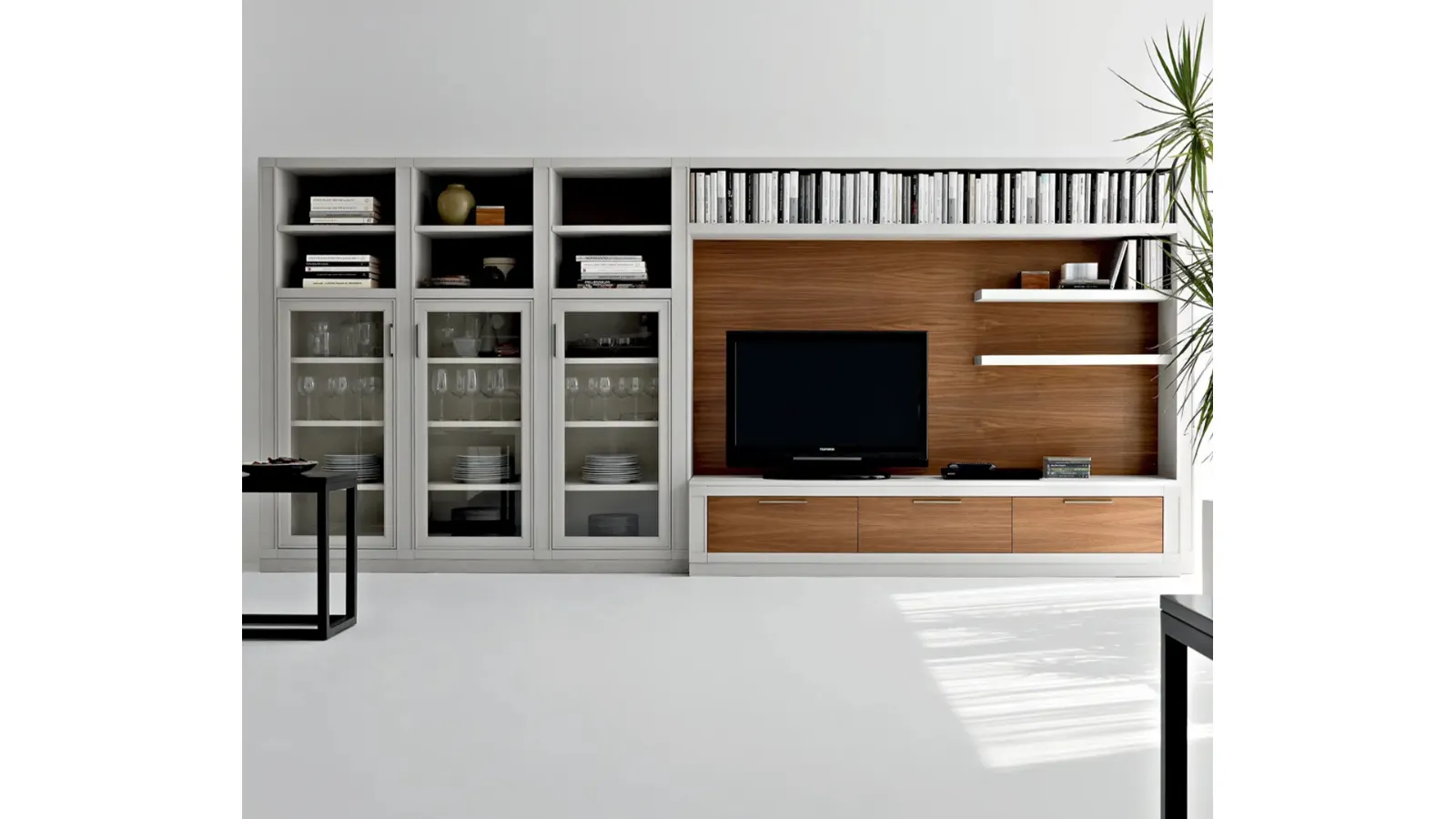 Parete Attrezzata in legno e laccato opaco Melograno composizione 01 di Le Fablier