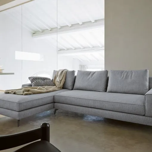 Divano in tessuto con penisola Boston di MorbidLine Salotti