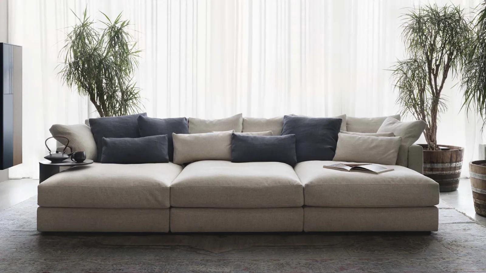 Divano lineare Glee di Lema