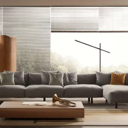 Divano in tessuto imbottito con penisola Soffio di Lema