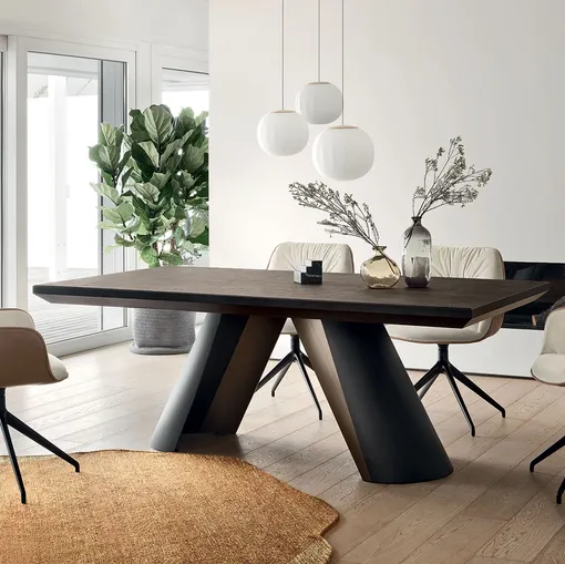 Sedia Cocoon con base girevole in tessuto e pelle di Calligaris