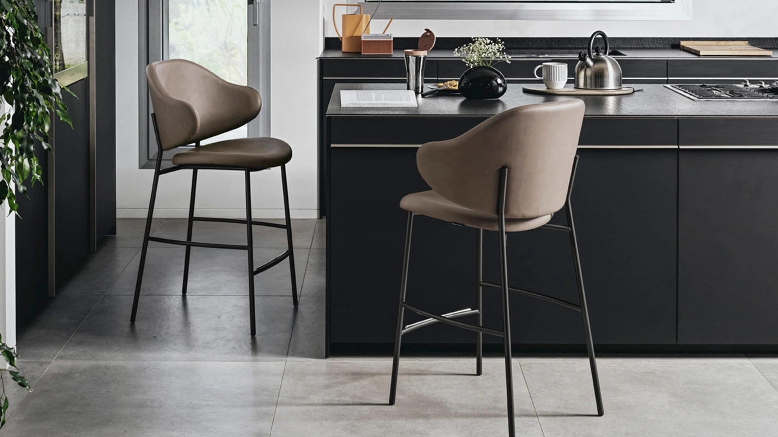 Sgabello in pelle Holly di Calligaris