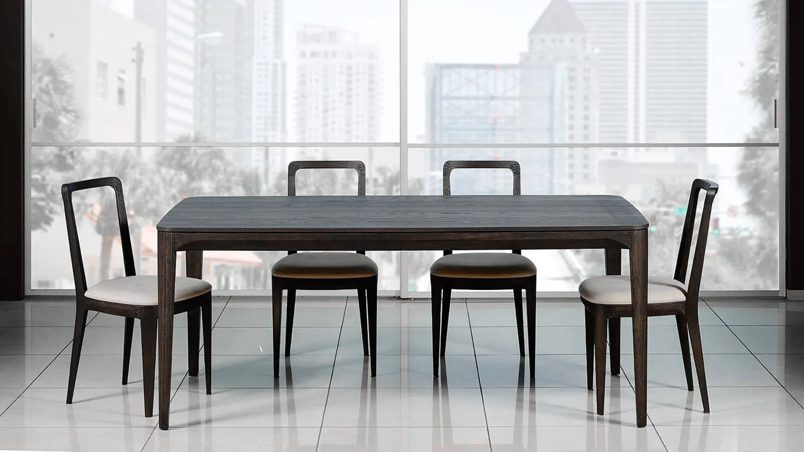 Sedia Venaria in legno con seduta imbottita di Fratelli Elli