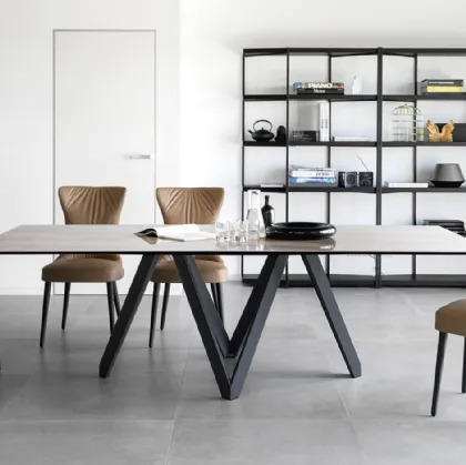 Tavolo Cartesio in accoppiato ceramica e vetro di Calligaris