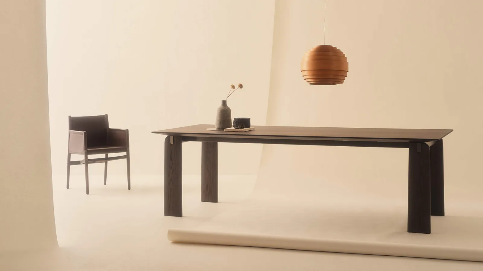 Tavolo Jiku in rovere termotrattato di Lema