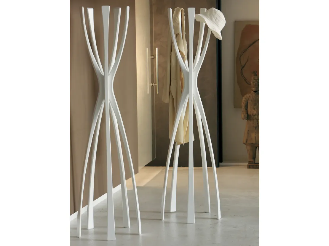 Appendiabiti in legno massello laccato bianco Flamingo di Porada