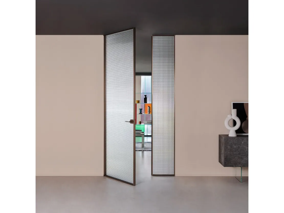 Porta per interni a filo muro Sherazade Double Swing in vetro con elaio in alluminio Plain di Glas Italia