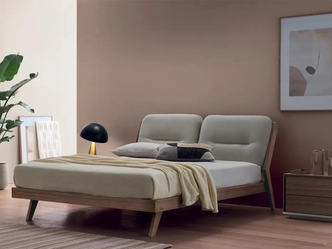 Letto moderno in legno con testiera in tessuto imbottito Sussurro di Le Fablier