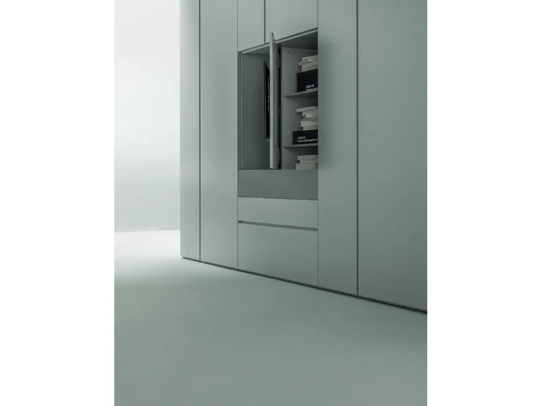 Mobile armadio con Porta Tv girevole in laccato opaco di Caccaro