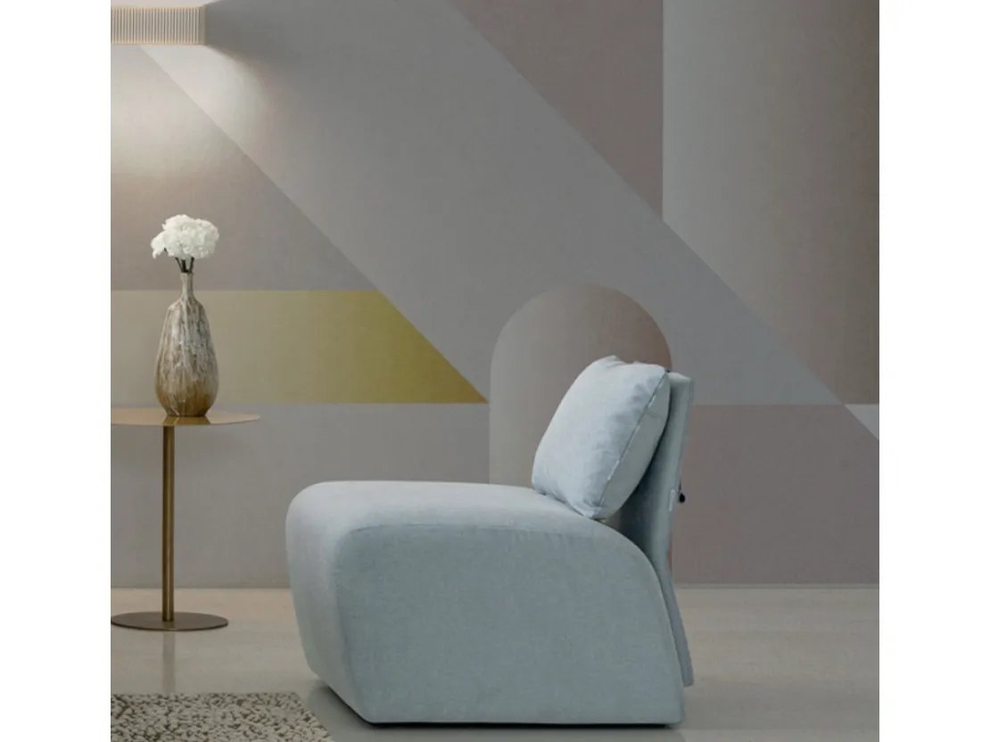 Poltroncina in tessuto imbottito Lady B di Oggioni
