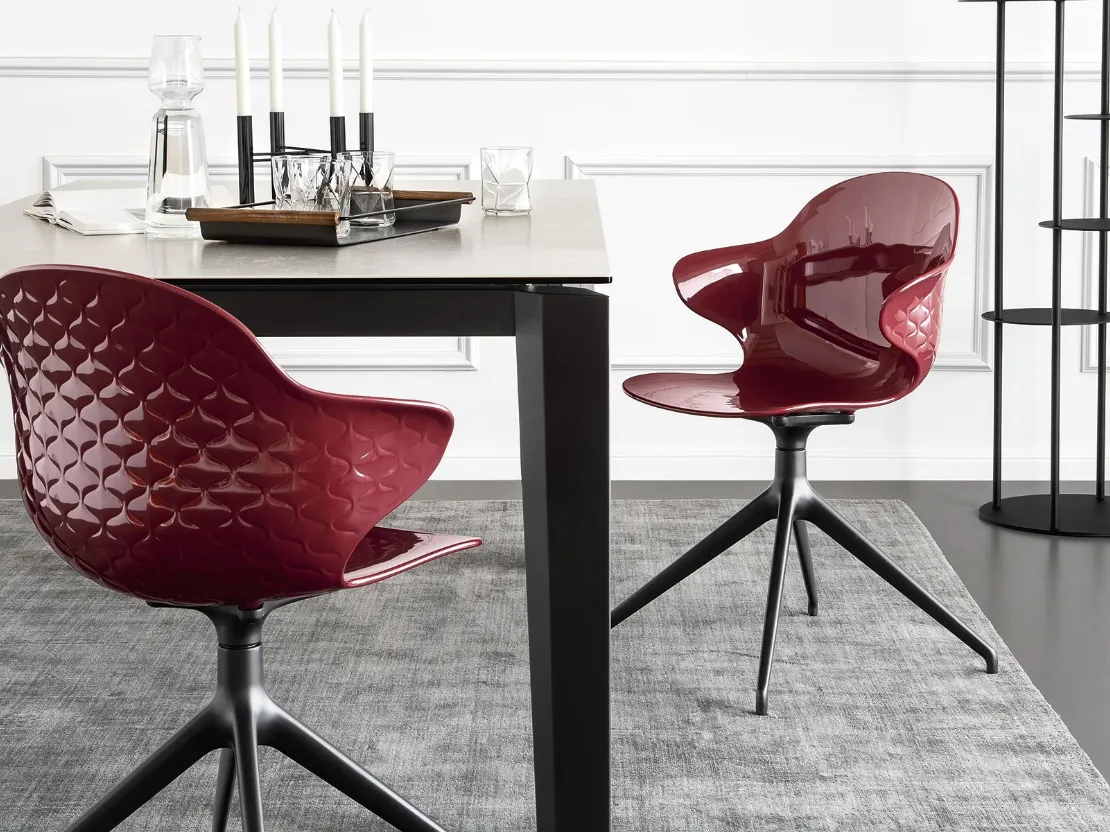 Sedia girevole in policarbonato Saint Tropez di Calligaris
